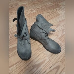 Diba True "Joyce" Moto Slouch Boots. Gray Suede. Women's 8.5. Run Small